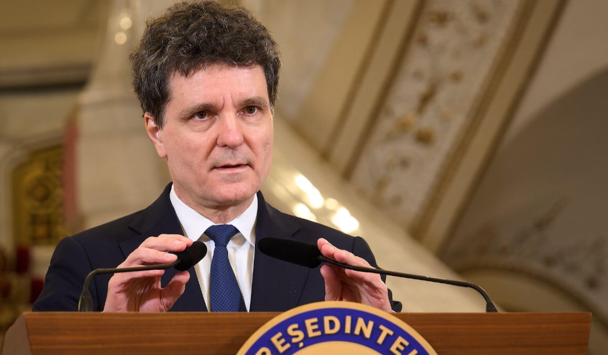 Guvernul: Investirea se amână după marți