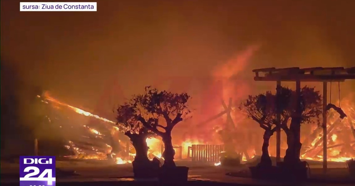 Mamaia sub flăcări: Două baruri distruse în nordul stațiunii