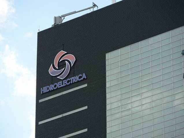 Rescrie acest titlu ca un jurnalist român experimentat. Între 55-70 caractere, captivant, direct. Stilul ziarelor Libertatea, Adevărul, HotNews. Titlu: Hidroelectrica, cea mai mare companie din România, a raportat un profit net de 1,26 miliarde de lei în T2 2026, cu 27% peste nivelul din trimestrul similar al anului trecut. Veniturile, plus 20%

REGULI STRICTE:
– Răspunde cu UN SINGUR titlu, nimic altceva
– Prima literă din titlu TREBUIE să fie MAJUSCULĂ
– NUMELE PROPRII CU LITERĂ MARE OBLIGATORIU: Donald Trump (nu donald Trump), Mircea Lucescu (nu mircea lucescu), București (nu București), România (nu românia), Europa (nu europa)
– Folosește DIACRITICE corecte: Ă, î, â, ș, ț (nu a, i, a, s, t). Exemplu: Mașină (nu masina), încă (nu inca), față (nu fata)
– Fără ghilimele în jurul titlului
– INTERZIS majuscule la fiecare cuvânt (Title Case). CORECT: „Controverse pe piața de inteligență artificială”. GREȘIT: „Controverse Pe Piața De Inteligență Artificială”. Doar prima literă mare + nume proprii
– Fără punct la finalul titlului
– Fără „Iată ce…”, „Află cum…”, „Descoperă…”, „Află acum”, „Surpriză:”
– Semnul de exclamare (!) este COMPLET INTERZIS în titlu – nu folosi ! niciodată
– SCRIE DOAR ÎN LIMBA ROMÂNĂ – dacă titlul original e în altă limbă, traduce-l
– Fără formatare markdown sau HTML
