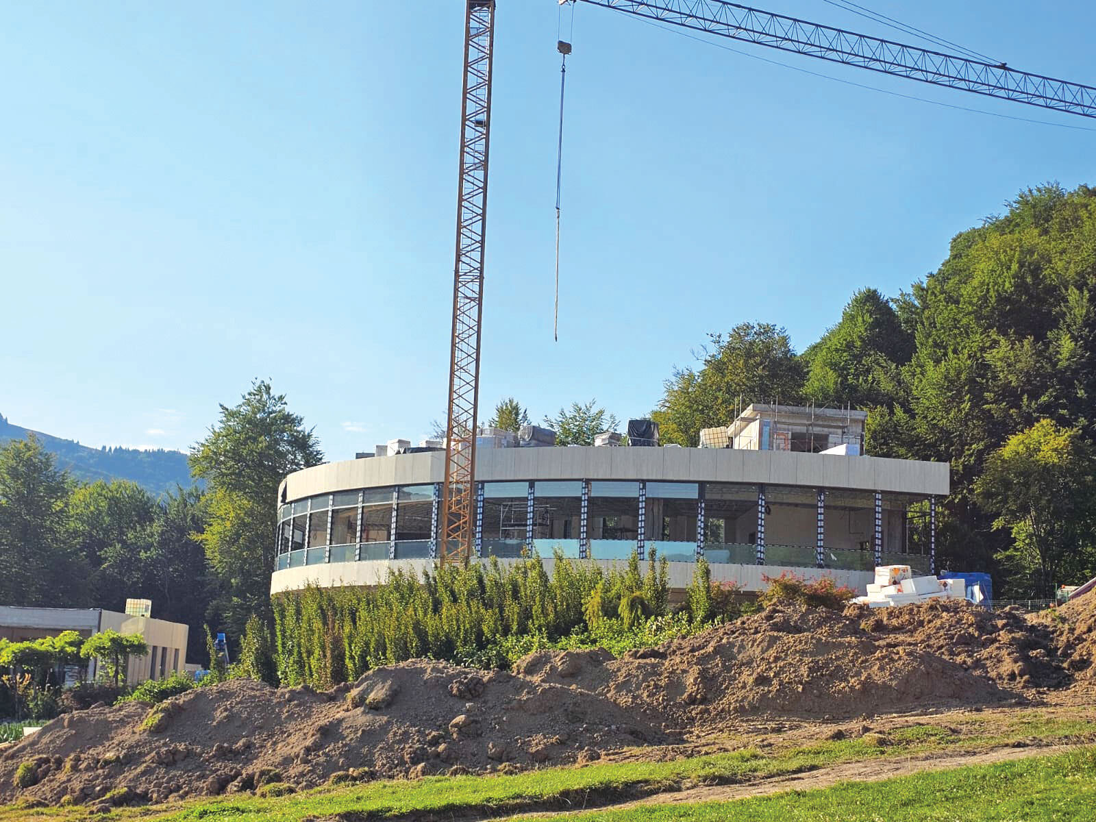 Hotelul de lux de pe Doftana: Ce vei găsi acolo
