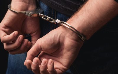 Procuror cu pistol și cuțit, reținut de polițiști după scandal