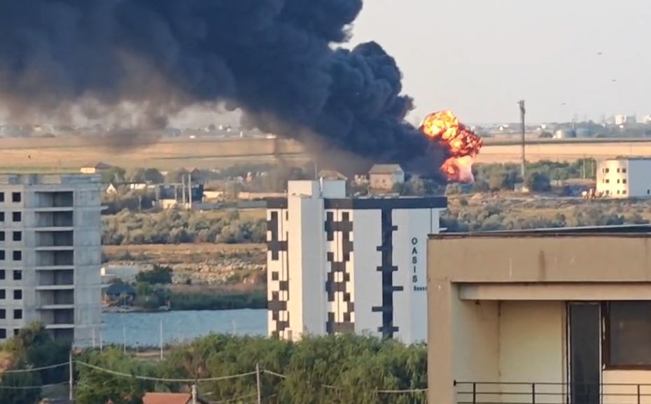 Incendiu puternic la Constanța: Fum gros deasupra unui depozit
