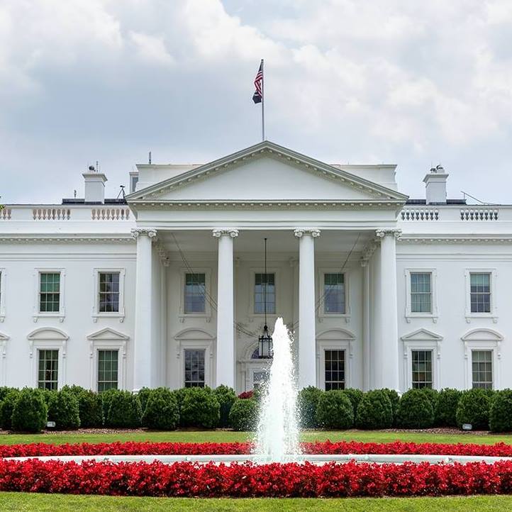 Trump numște un nou avocat la Casa Albă
