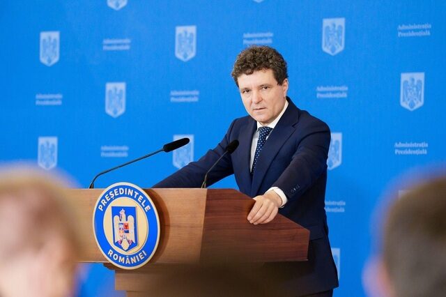 Liderii partidelor, la discuții pe Legea salarizării. România riscă 770 mil. Euro