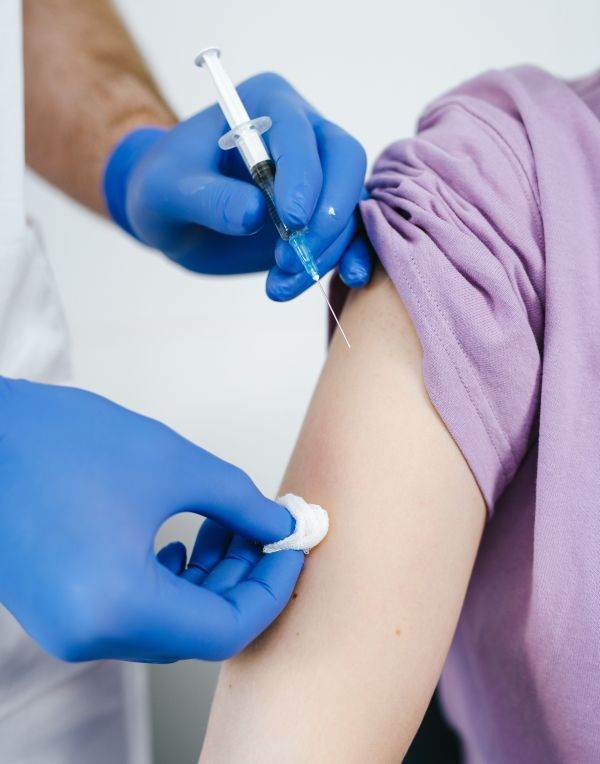 Trump cere revizuirea vaccinării copiilor, invocând autismul