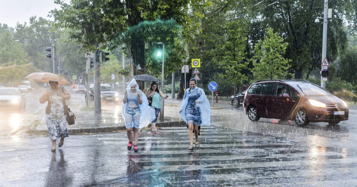Furtună și grindină alungă canicula, dar răcoarea nu durează mult