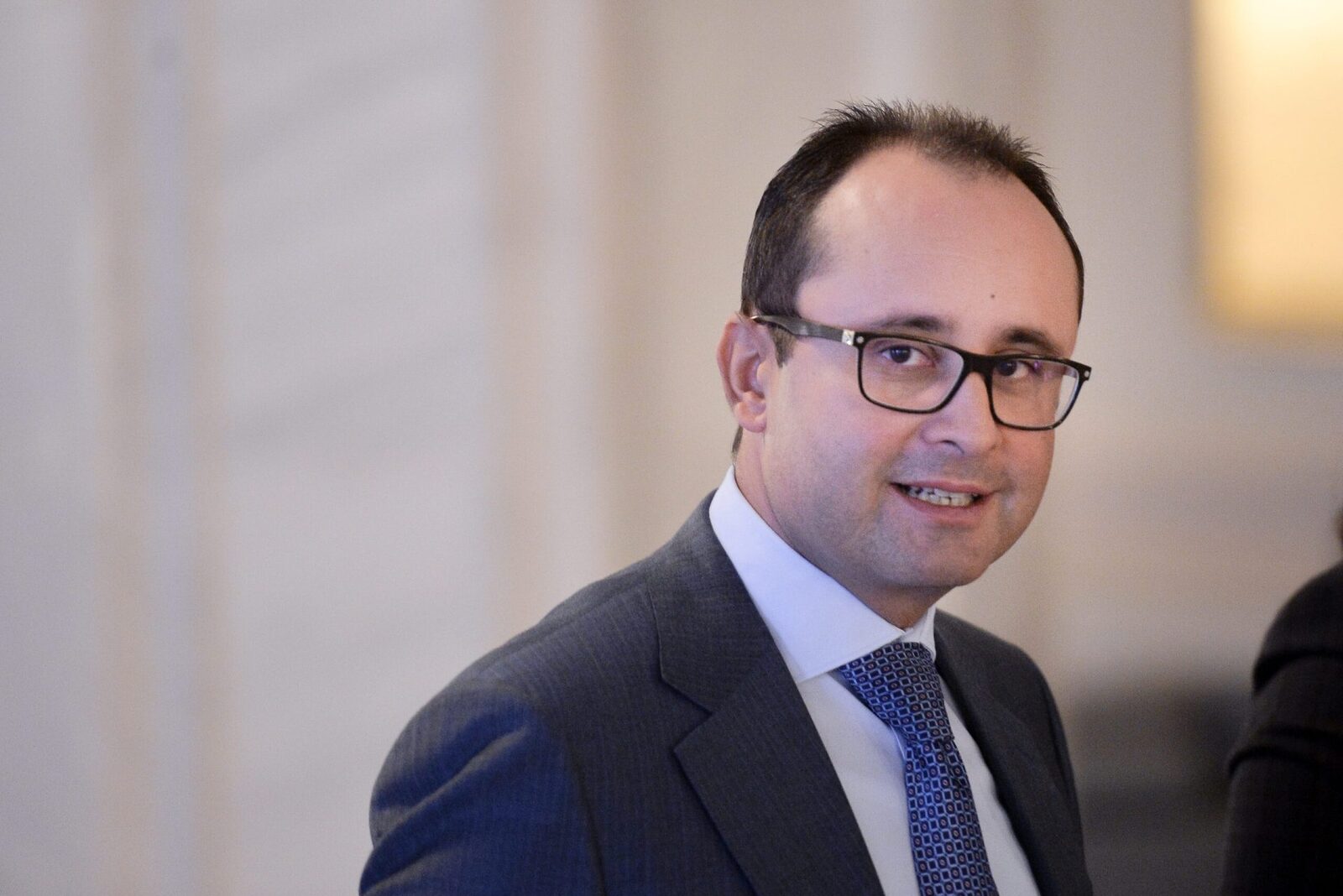Bușoi infirmă: NU exportăm electricitate gratis