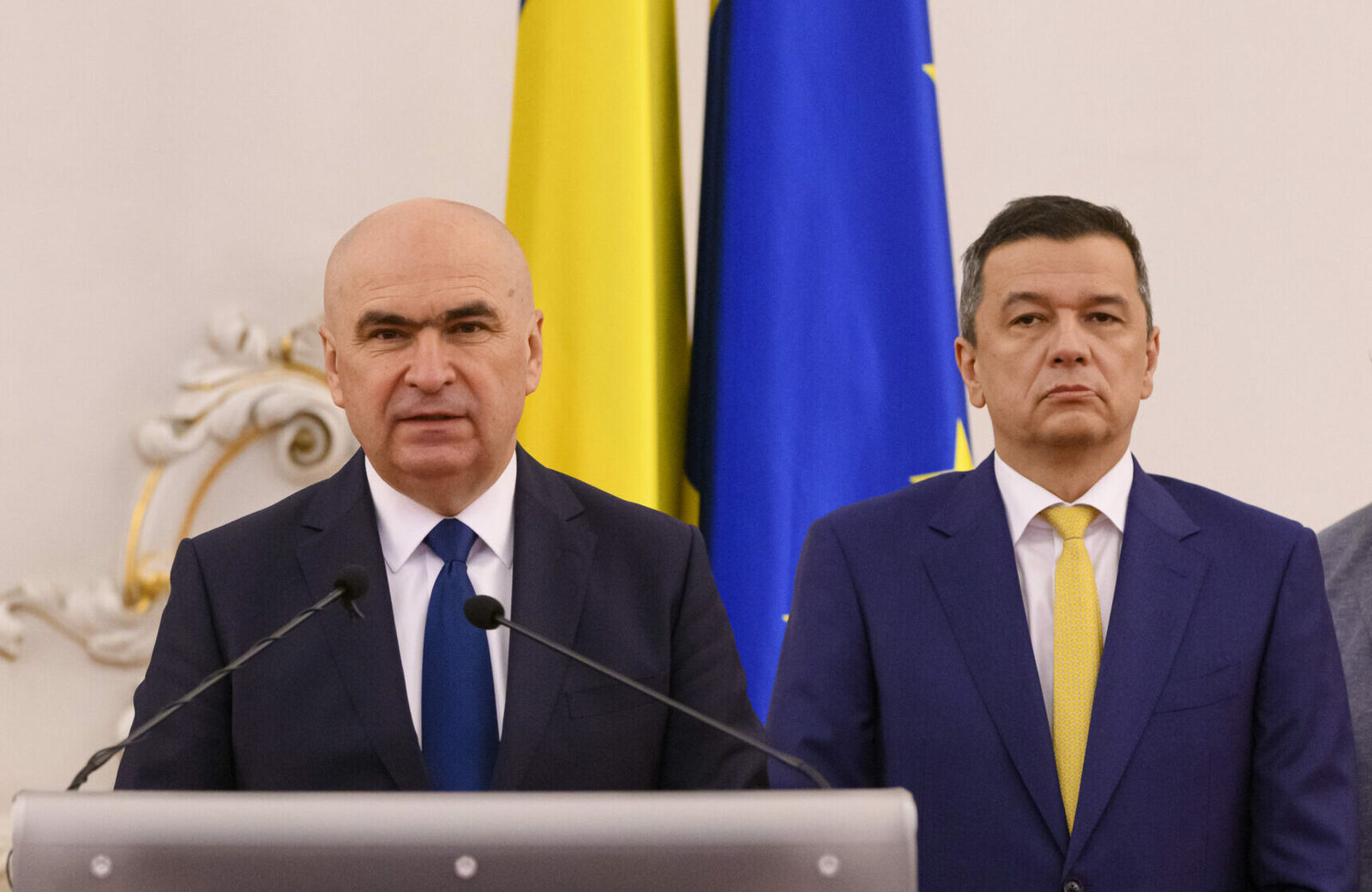 PNRR în joc: PNL-PSD se acuză pe salarii, 770 mil. € blocați