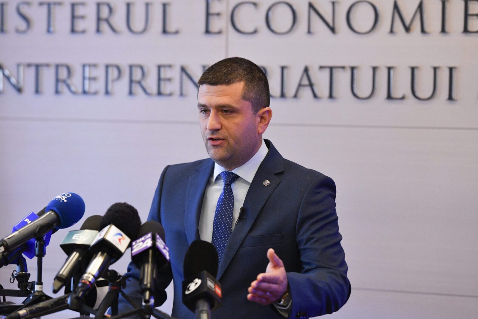 Radu Miruță zguduie CFR: Șefii, evaluați pe întârzieri și pierderi