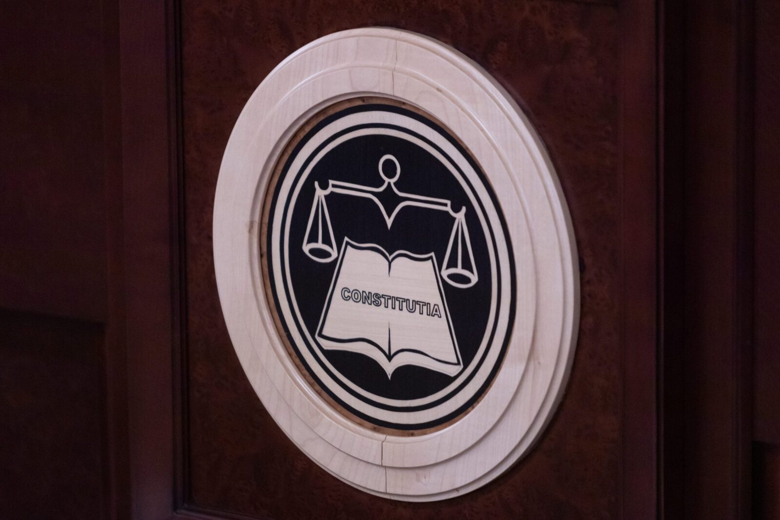 USR și PNL dau Legea Integrității la CCR, deși au votat-o
