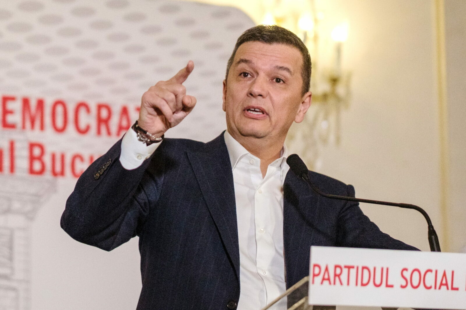 Grindeanu-șoc: Guvernul se îndatorează cu 1000 euro/secundă! Bolojan și USR, vizați