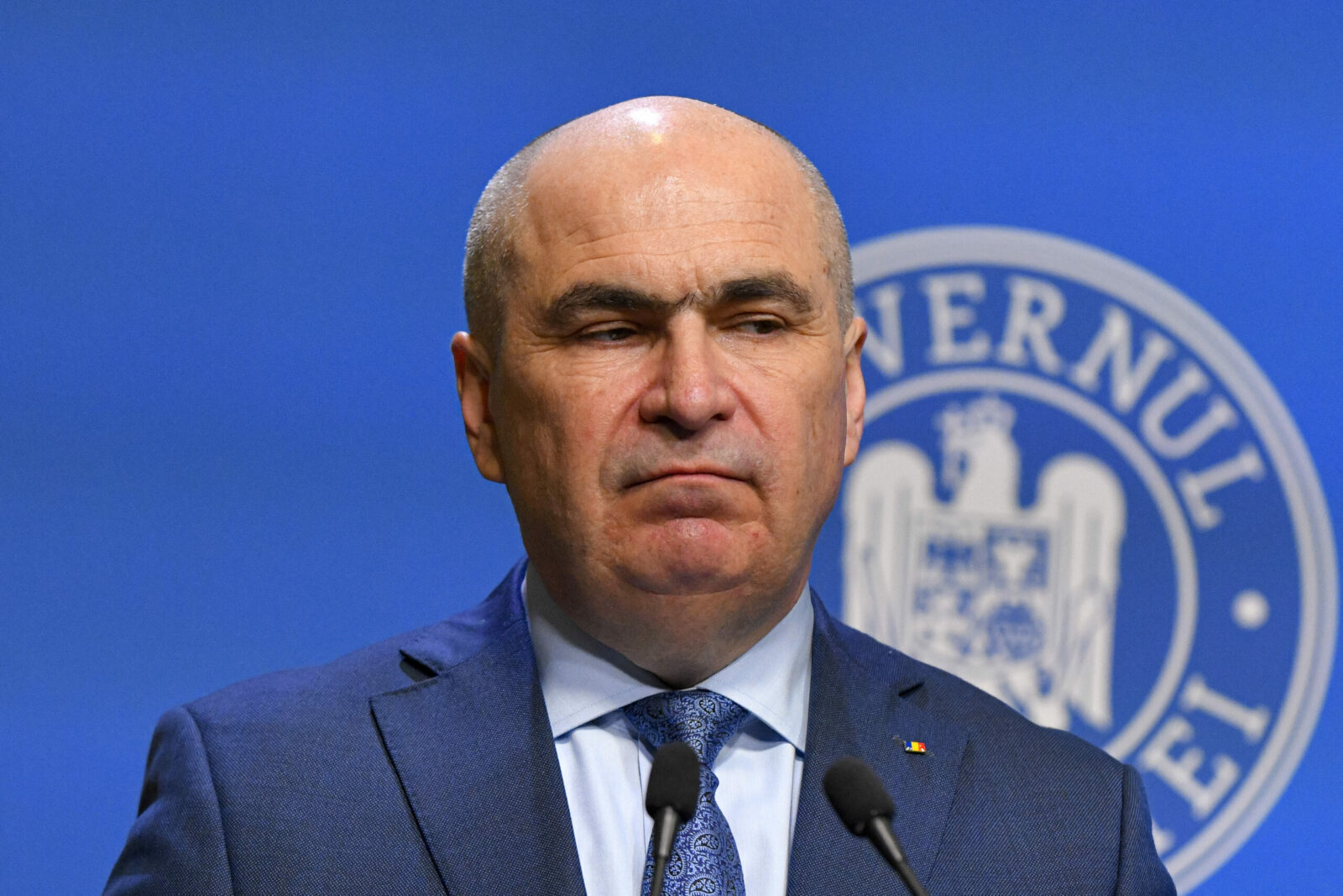 Bolojan: Bugetarii, salarii mari pe umerii privaților? Iresponsabil