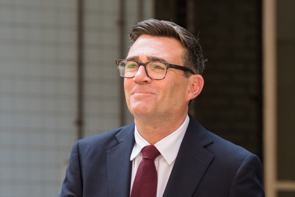 Macron la Londra: Burnham, summit vital cu UE