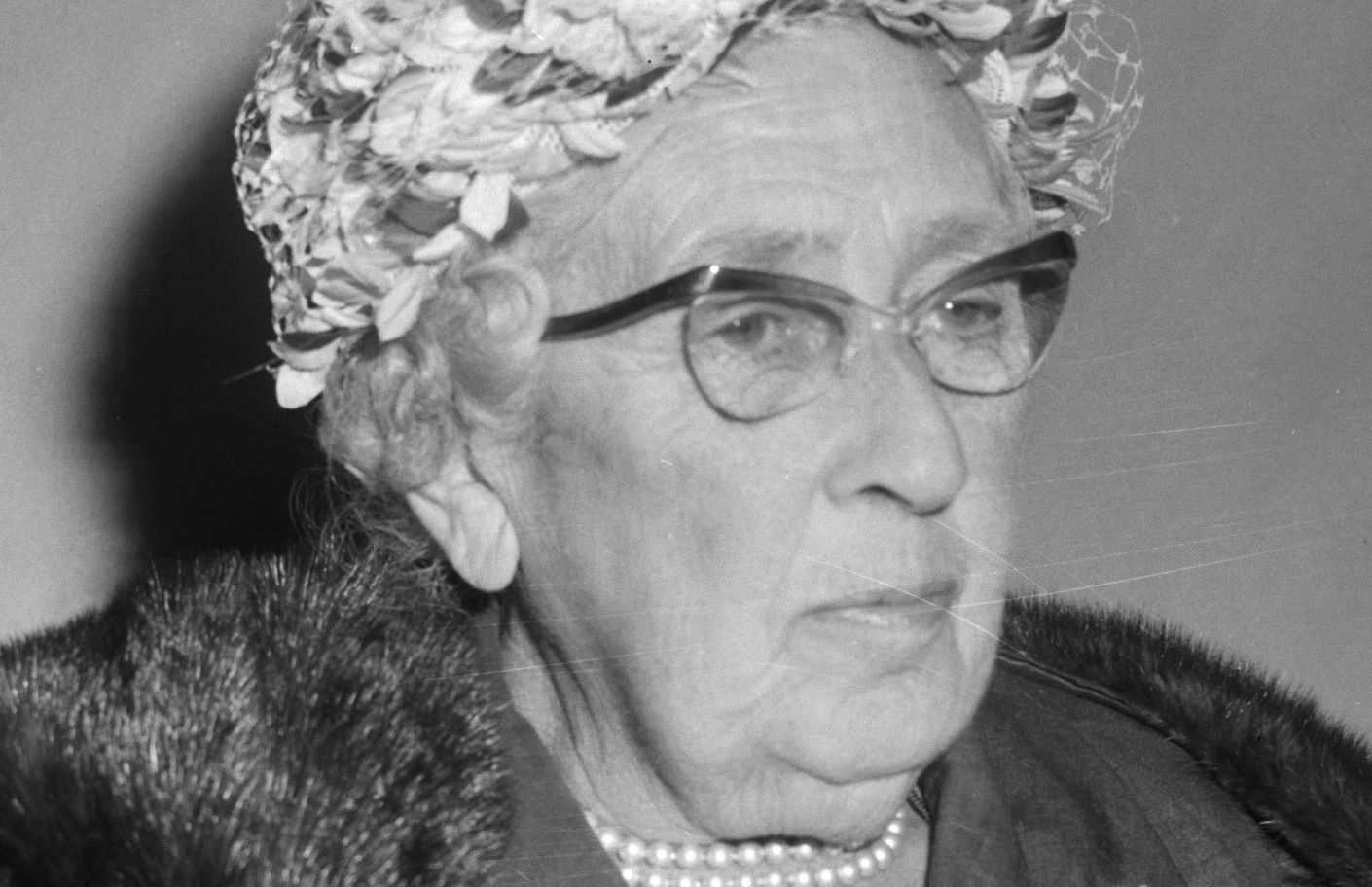 Scriitori celebri: Ce făceau Christie, Hemingway, King, Lee înainte de glorie