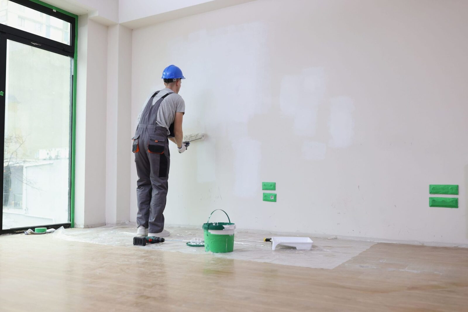 Statul dă bani pentru renovare: Cine se califică