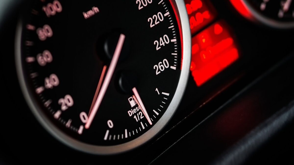 Combustibil mai ieftin: Reduce factura la 25% pe drum