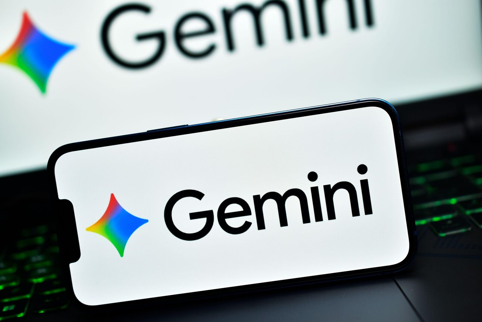 Gemini îți face vacanța: De la bufet la buget