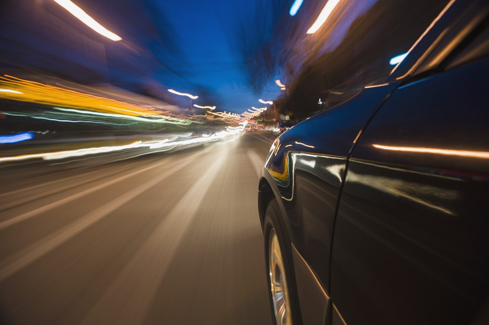 Mașinile electrice: De ce mor constructorii la viteza record?
