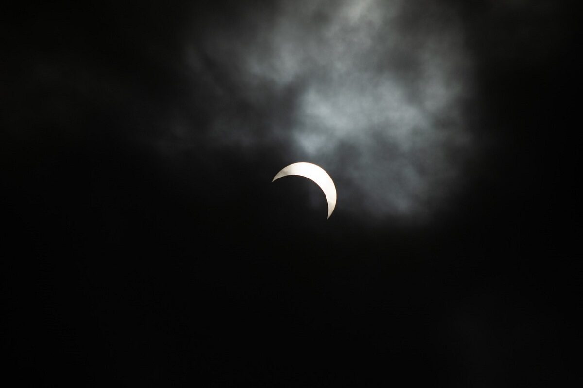 Eclipse Lunară pe 28 aug: Văzută din România aproape complet
