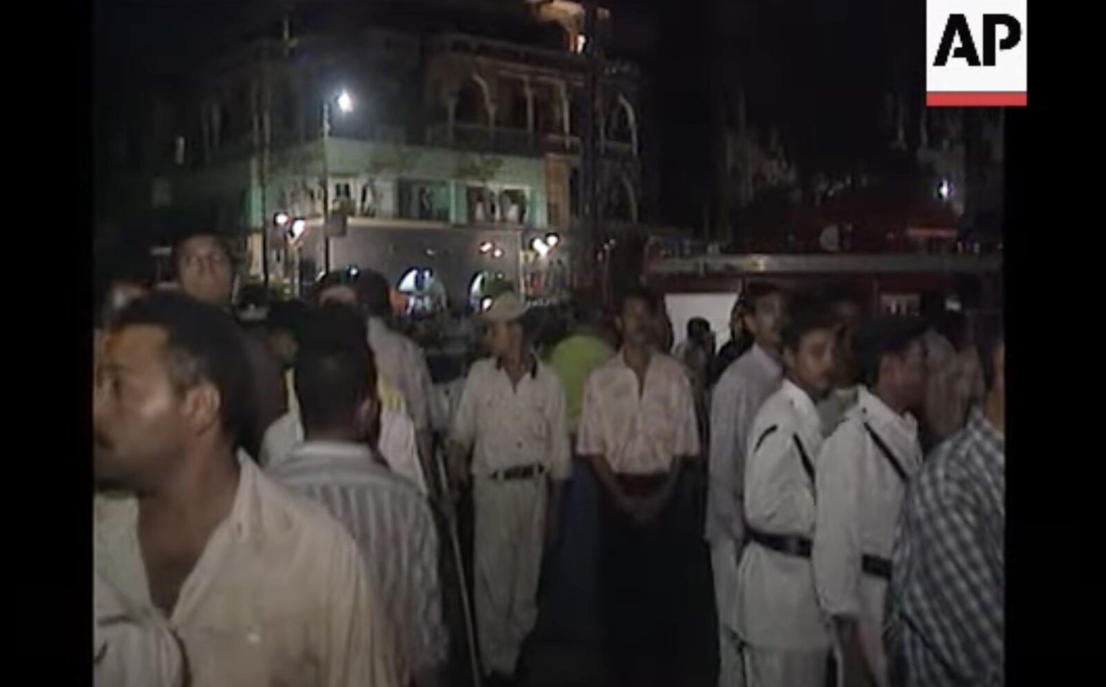 Incendiu-coșmar în Cairo: Doi morți după prăbușirea unui lift