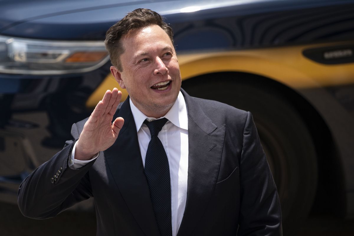 Facturi uriașe la supercomputerul lui Musk. Contractorul cere sute de milioane