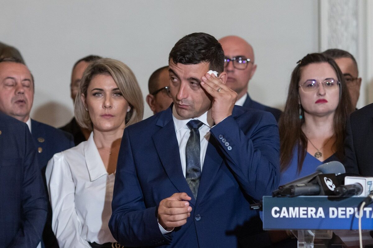 AUR contestă la CCR legi esențiale pentru mediu și economie