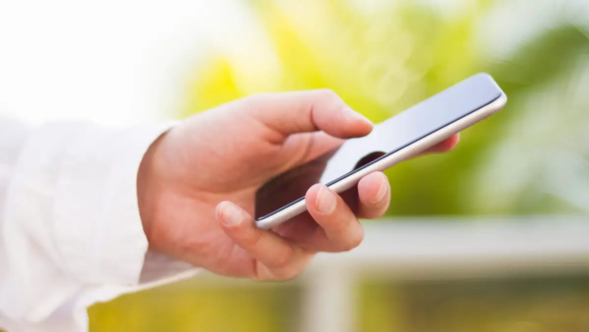 Telefon personal pentru muncă: Ești obligat să îl folosești