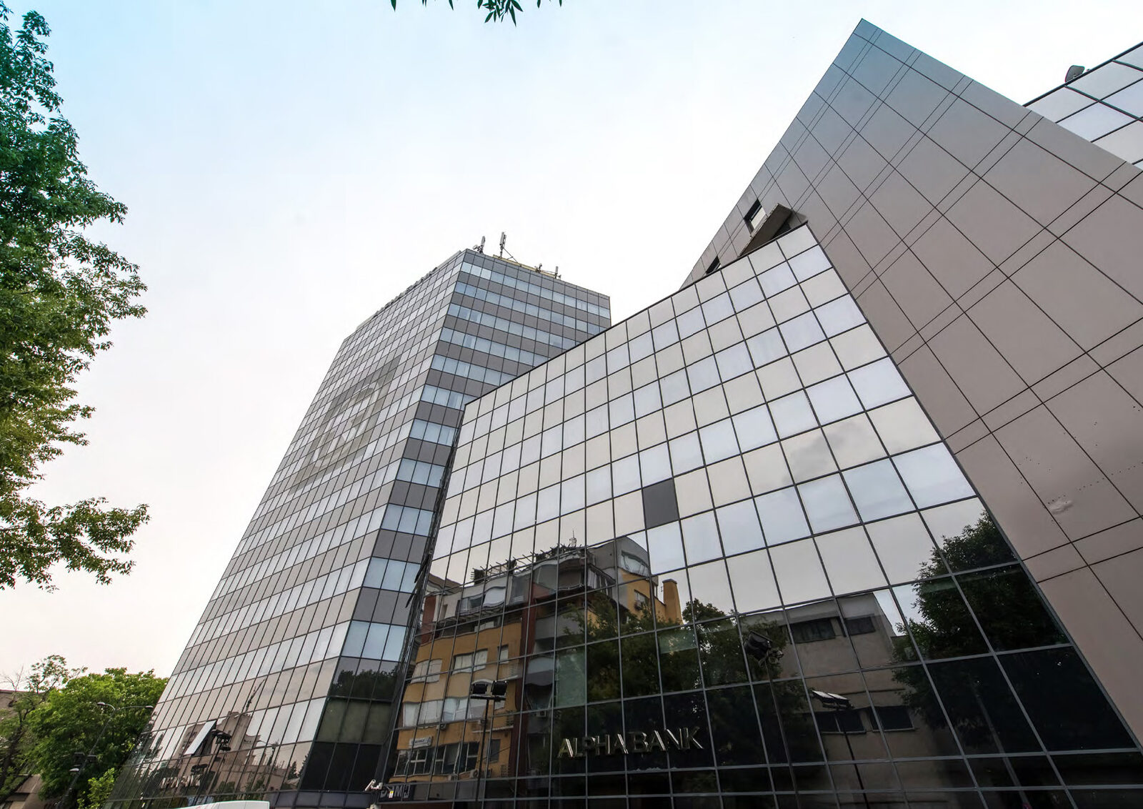 Global Vision preia fostul sediu Alpha Bank pe piața de birouri