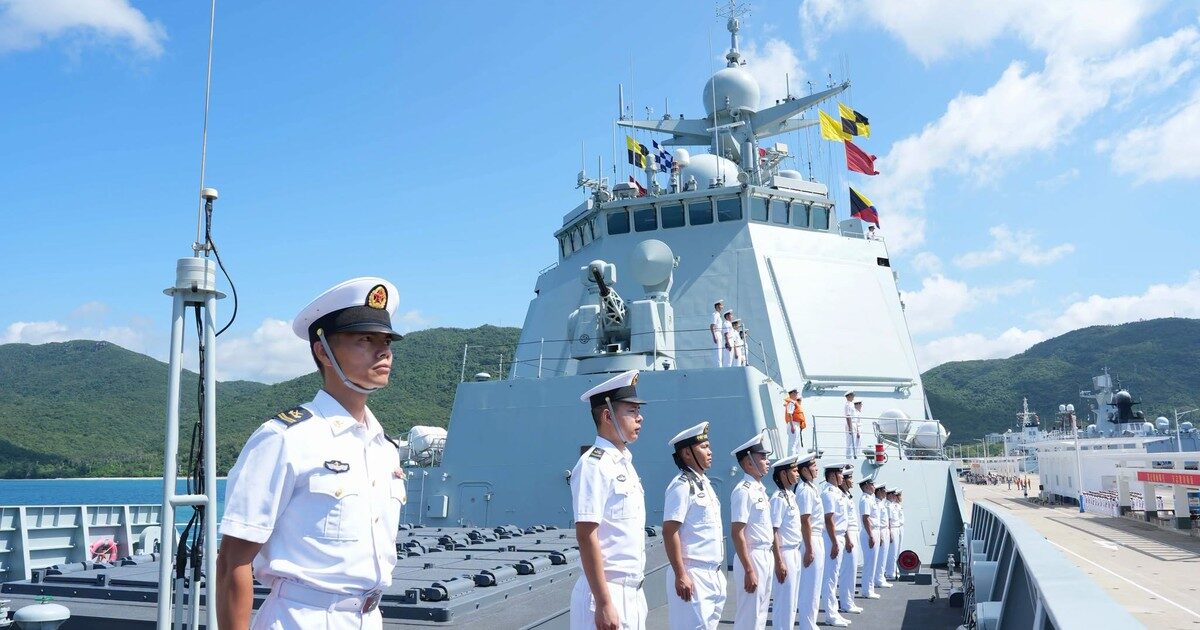Armada puternică patrulează Marea Roșie, Africa lansează misiune anti-piraterie
