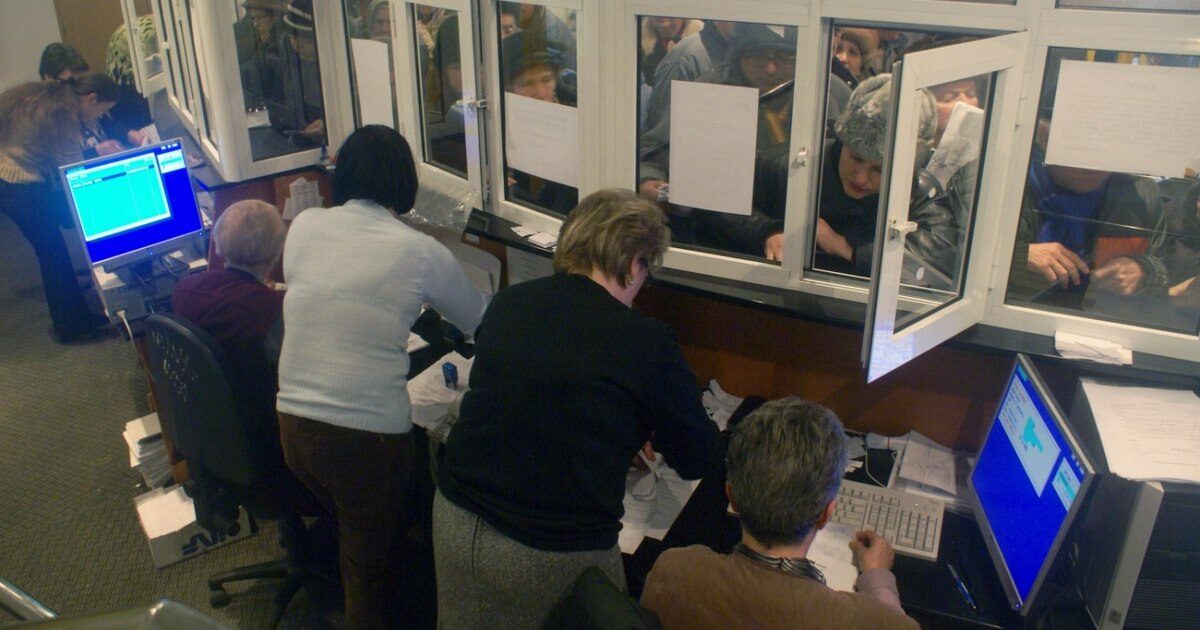 Funcții dispărute, posturi noi: Restructurări masive în administrația publică