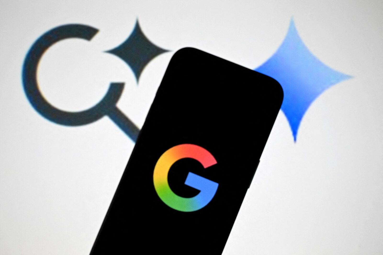 Google renunță la butonul de căutare pentru AI