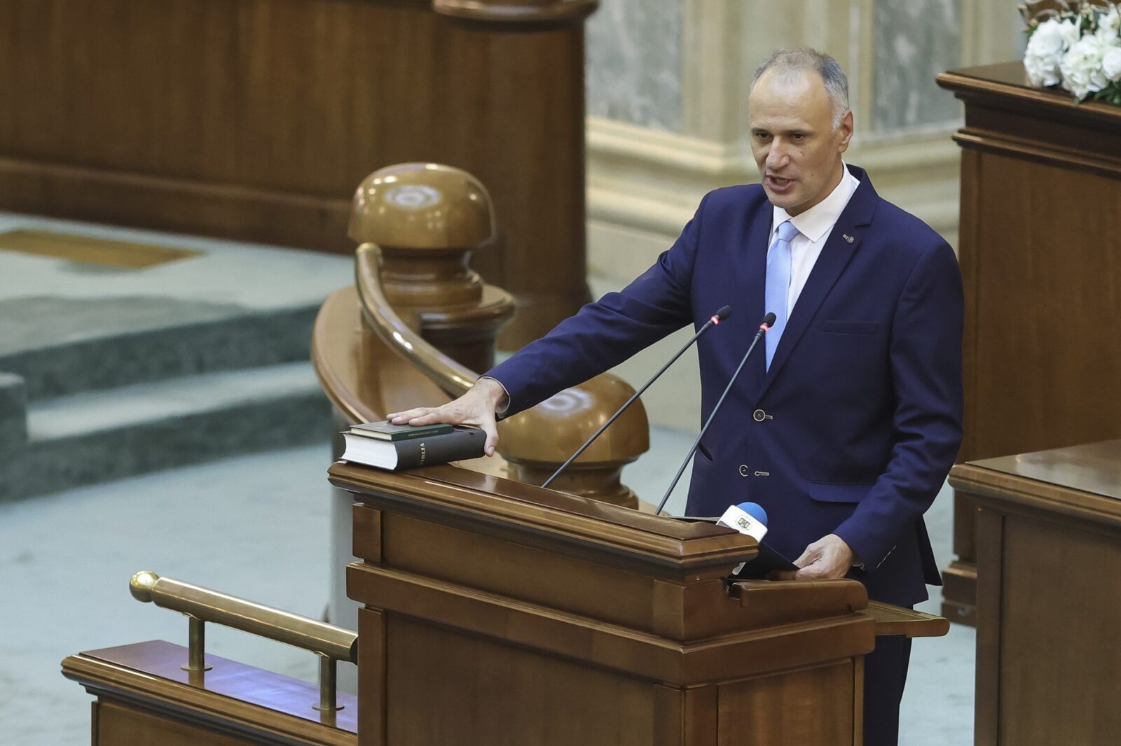 USR contestă Legea ANI la CCR: Alianța PSD-AUR, acuzații de stalinism