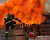 Incendiu cu degajare mare de fum la un centru de colectare mase plastice în apropiere de Năvodari / Mesaj RO-Alert transmis în zonă