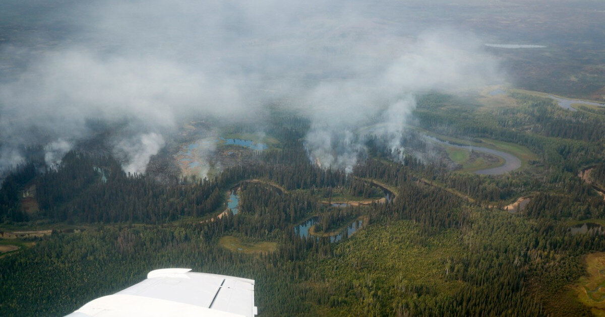Canada: Flăcări mistuitoare, peste 20.000 evacuați