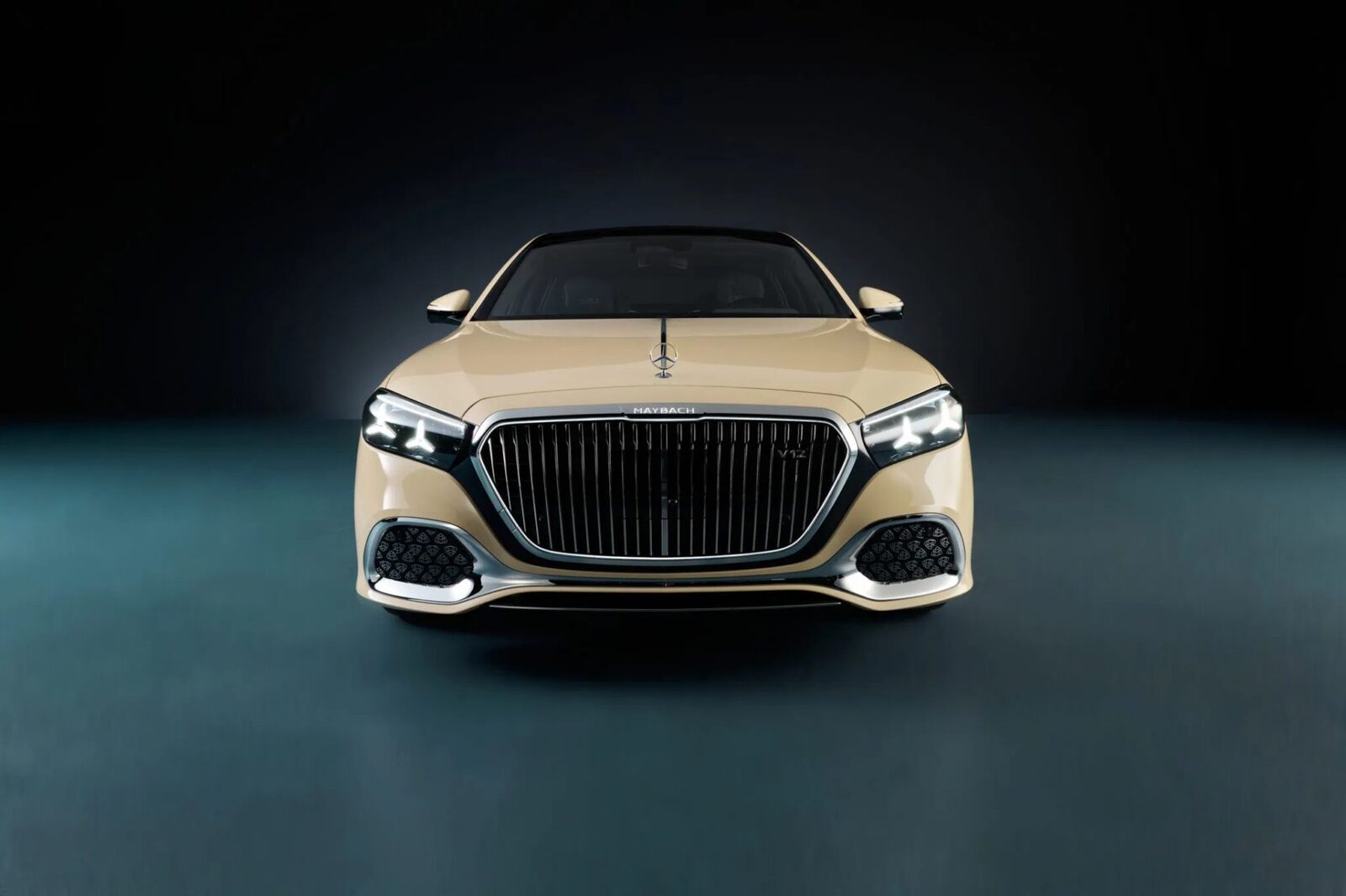 LeBron James, bolid de lux marca Maybach, scos la licitație
