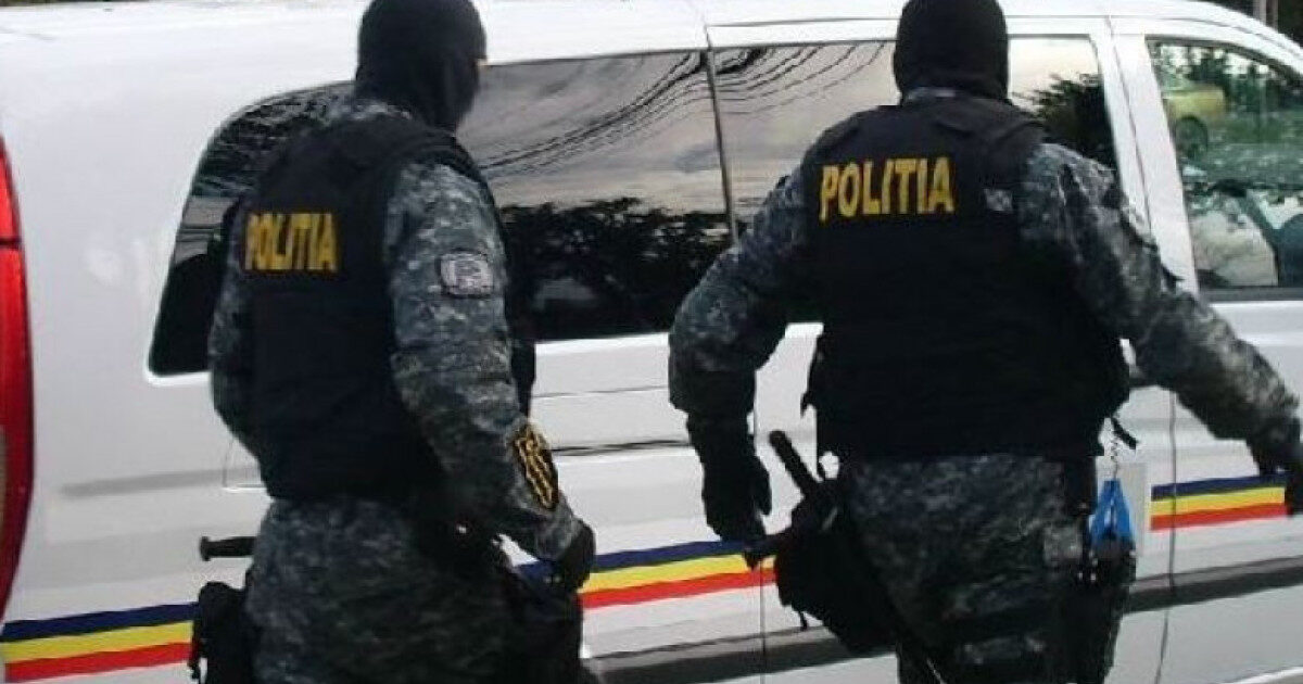Hunedoara: Tată își sechestrează copilul de 2 ani, amenință cu moartea