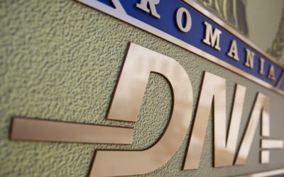 Trei directori din apărare, arest la domiciliu. Sute de mii de euro găsiți la unul