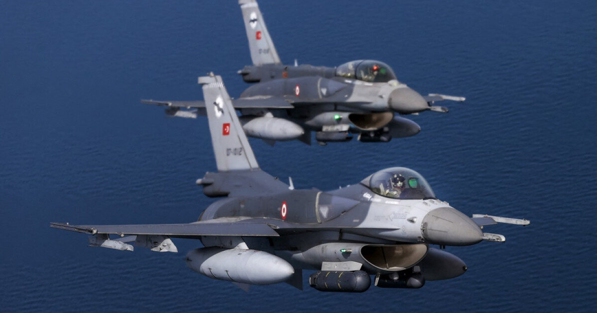 F-16 s-a prăbușit în Turcia. Pilotul s-a catapultat