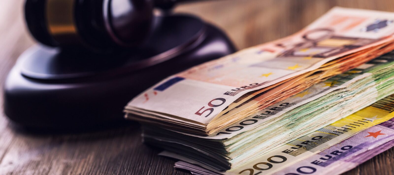 Magistrații așteaptă salarii: ÎCCJ amână decizia pe 20 august