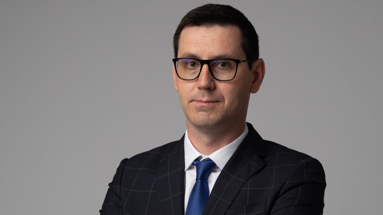 Criza energetică: Decarbonizarea, avantaju’ companiilor inteligențe