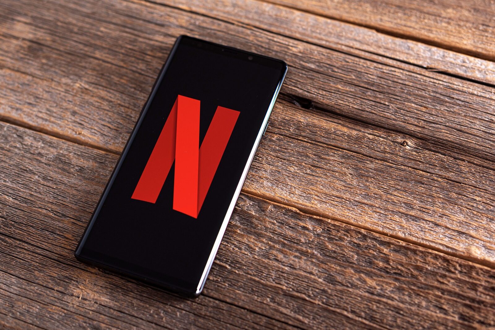 Disney+ și Netflix: Liber la reclame contra streamingului gratuit