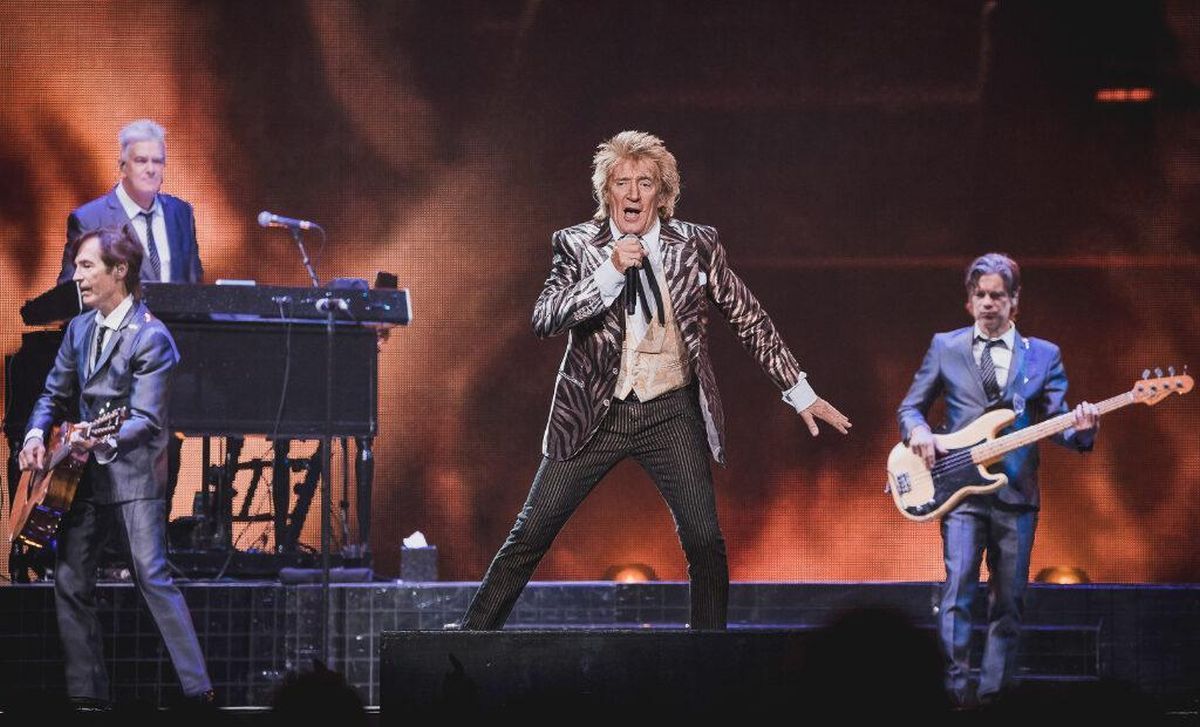 Rescrie acest titlu ca un jurnalist român experimentat. Între 55-70 caractere, captivant, direct. Stilul ziarelor Libertatea, Adevărul, HotNews. Titlu: Rod Stewart și-a anulat din nou concertul. Medicii i-au cerut să se odihnească 48 de ore

REGULI STRICTE:
– Răspunde cu UN SINGUR titlu, nimic altceva
– Prima literă din titlu TREBUIE să fie MAJUSCULĂ
– NUMELE PROPRII CU LITERĂ MARE OBLIGATORIU: Donald Trump (nu donald Trump), Mircea Lucescu (nu mircea lucescu), București (nu București), România (nu românia), Europa (nu europa)
– Folosește DIACRITICE corecte: Ă, î, â, ș, ț (nu a, i, a, s, t). Exemplu: Mașină (nu masina), încă (nu inca), față (nu fata)
– Fără ghilimele în jurul titlului
– INTERZIS majuscule la fiecare cuvânt (Title Case). CORECT: „Controverse pe piața de inteligență artificială”. GREȘIT: „Controverse Pe Piața De Inteligență Artificială”. Doar prima literă mare + nume proprii
– Fără punct la finalul titlului
– Fără „Iată ce…”, „Află cum…”, „Descoperă…”, „Află acum”, „Surpriză:”
– Semnul de exclamare (!) este COMPLET INTERZIS în titlu – nu folosi ! niciodată
– SCRIE DOAR ÎN LIMBA ROMÂNĂ – dacă titlul original e în altă limbă, traduce-l
– Fără formatare markdown sau HTML