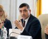 Simion, fruntaș în sondaje, cere alegeri și acuză Bruxellesul de distrugerea Europei