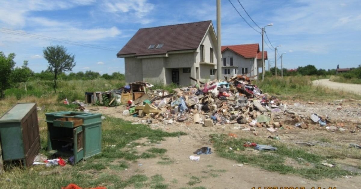 Ultimul tren pentru casele fără autorizație: românii au la dispoziție un an să le pună în legalitate sau riscă demolarea