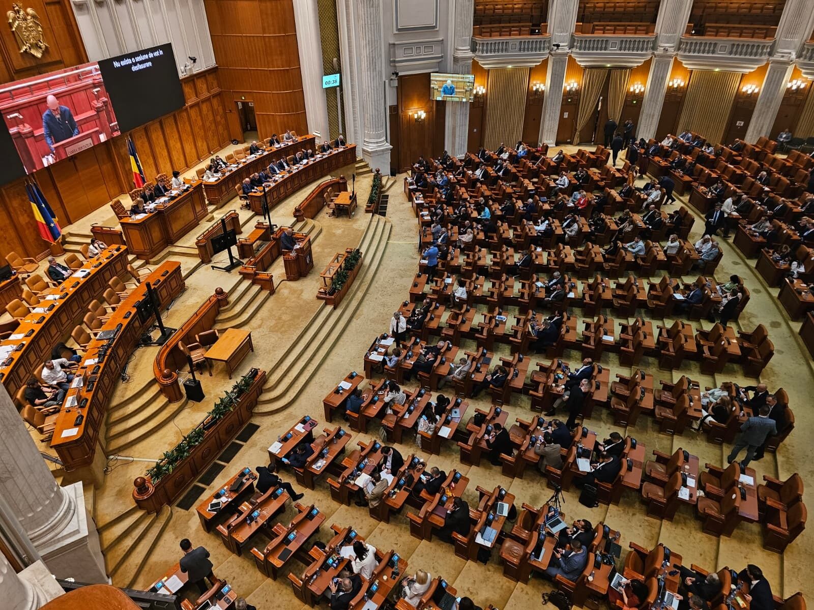 Legi PNRR, SAFE, adoptate: SCANDAL în Parlament. AUR, SOS contra