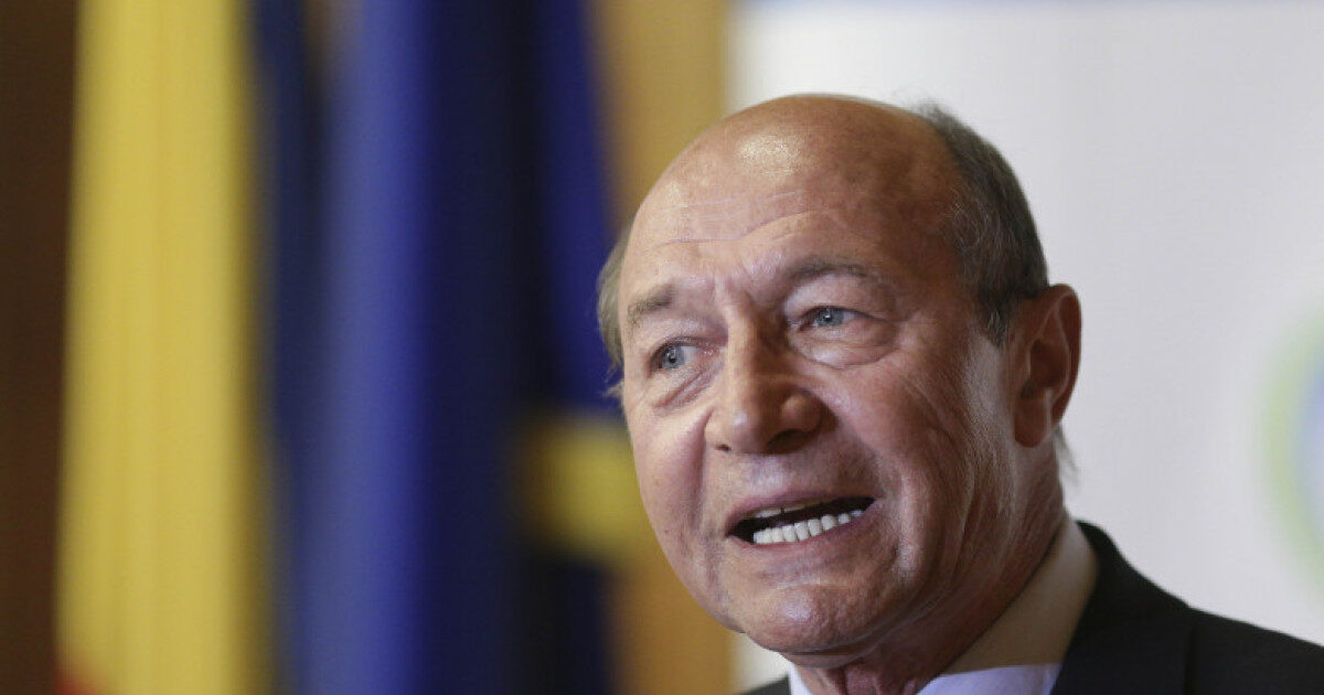 Băsescu: POLITICIENII ȘI INFRACTORII SE SPRIJINĂ PE POPOR