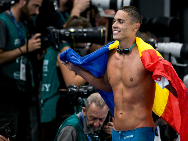 Popovici, în semifinale la Paris 200m liber. Când revine în bazin
