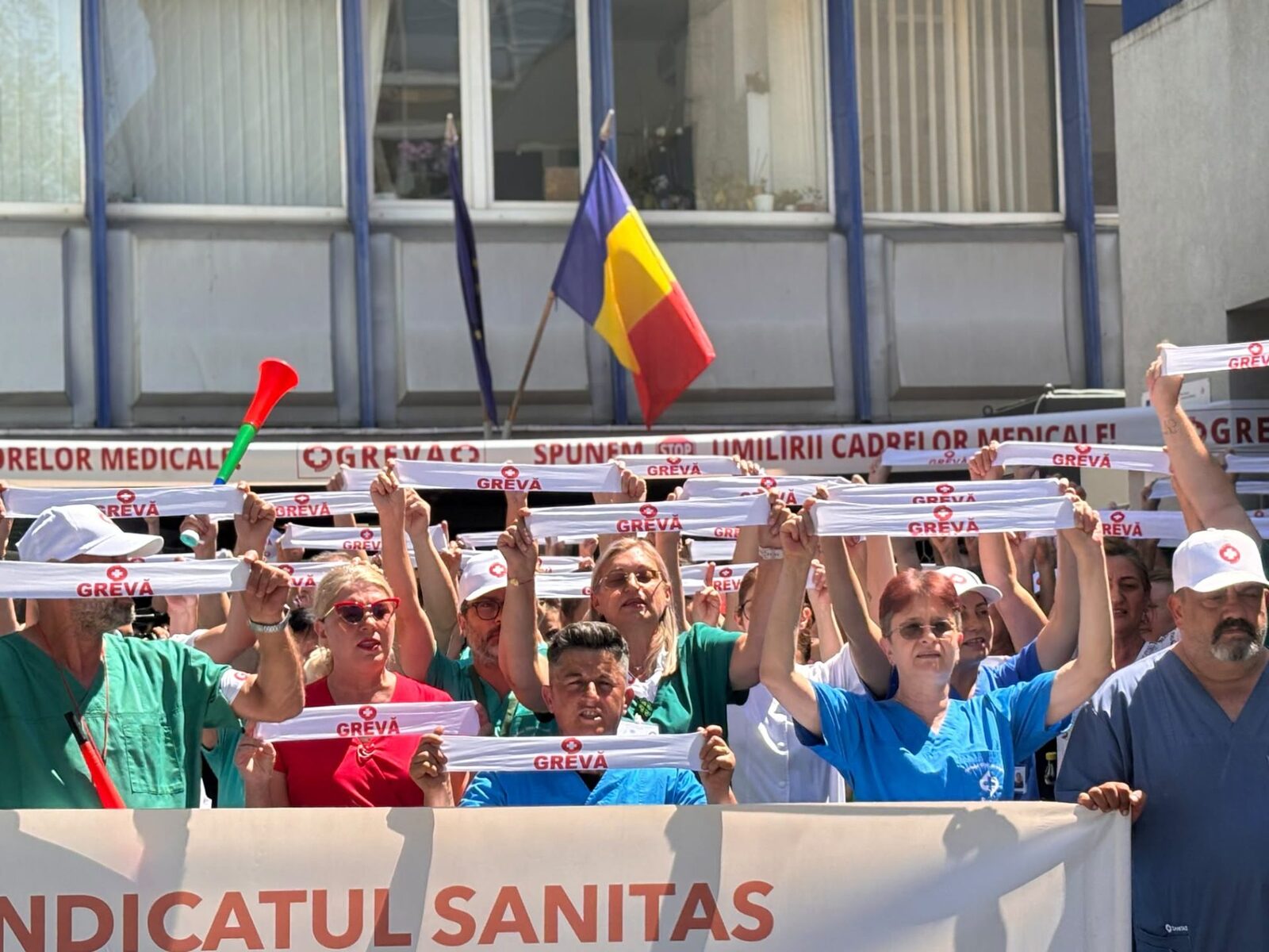 Sindicatele din Sănătate cer legea salarizării refăcută. Guvernul Bolojan, avertizat