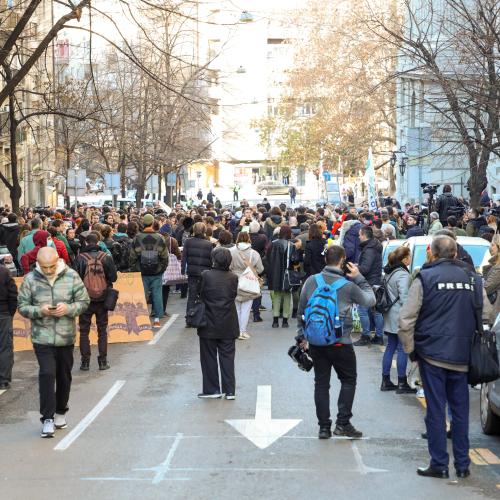 UE: Finanțarea societății civile, lovită global de tăieri drastice