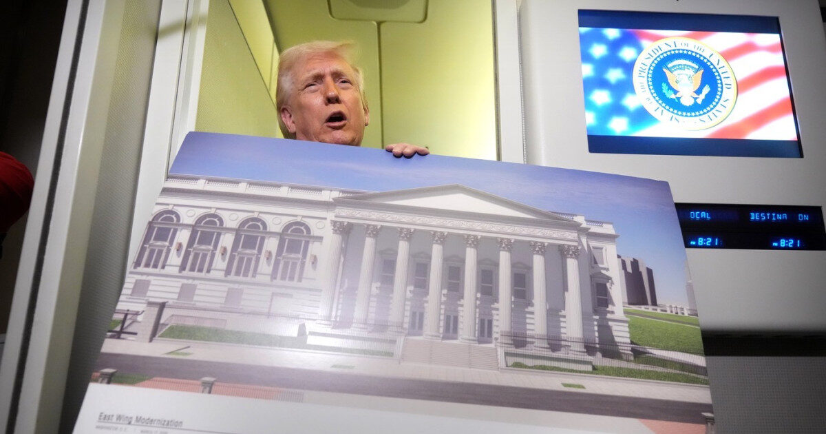 Trump, sala de bal a Casei Albe, transformată în bază de drone AI
